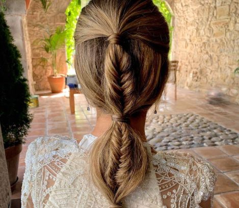 Peinados de invitadas a una boda con trenzas